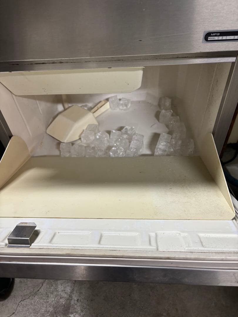 ダイワ　製氷機　DRI-LMT1