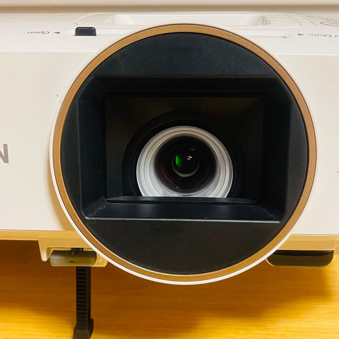 【いっけいちゃん】EPSON ホームプロジェクター EH-TW5650