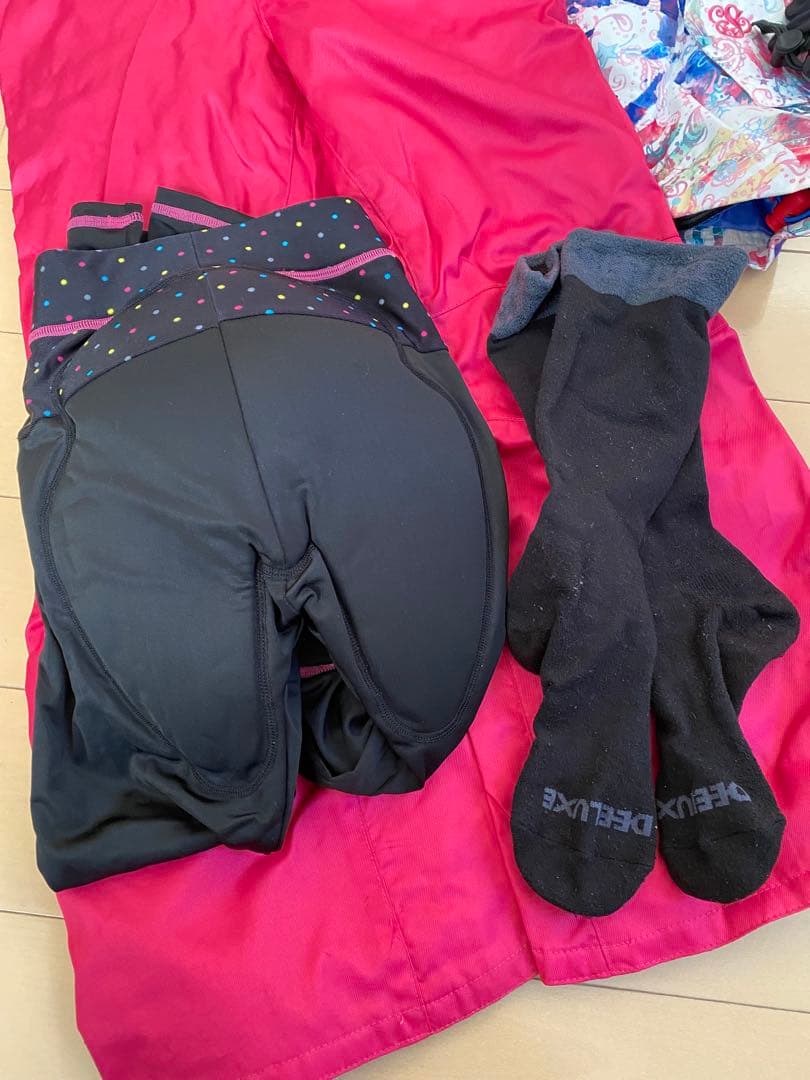 子ども用スキーウェア、アクセサリー、ヘルメットセット