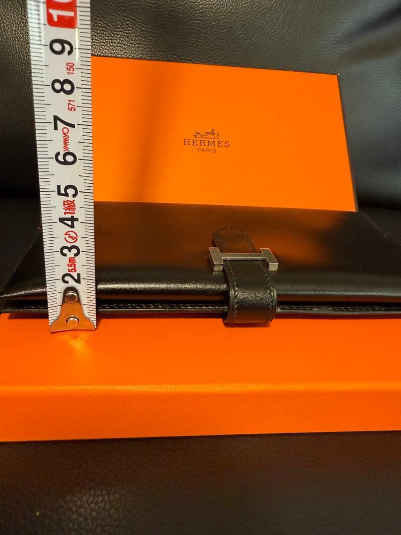 ル*ス様 本物保証！HERMES べアンボックスカーフ黒 長財布 箱付き！極美品