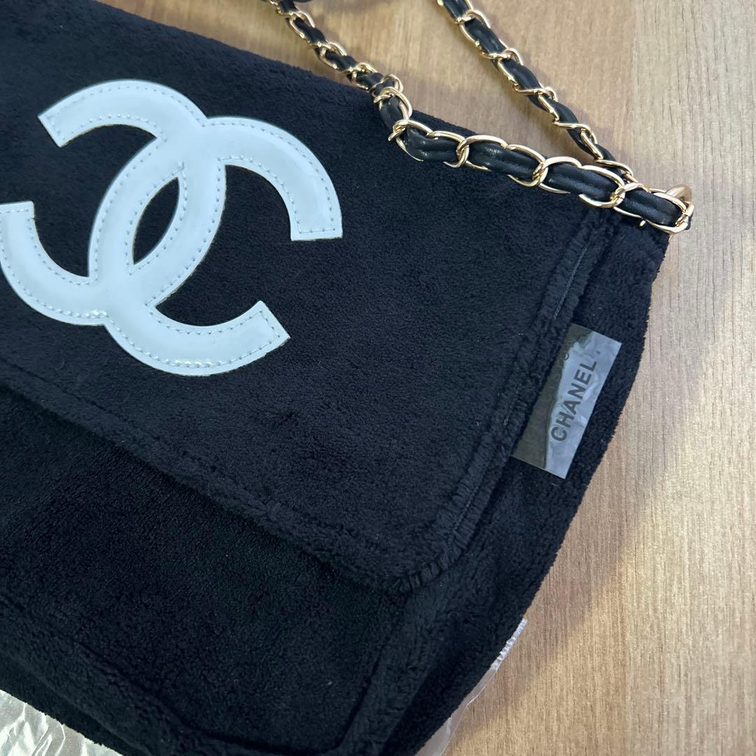 れいCHANEL シャネル ミニバッグ ポーチ ブラック×ホワイトロゴ︎︎︎︎︎︎☑︎