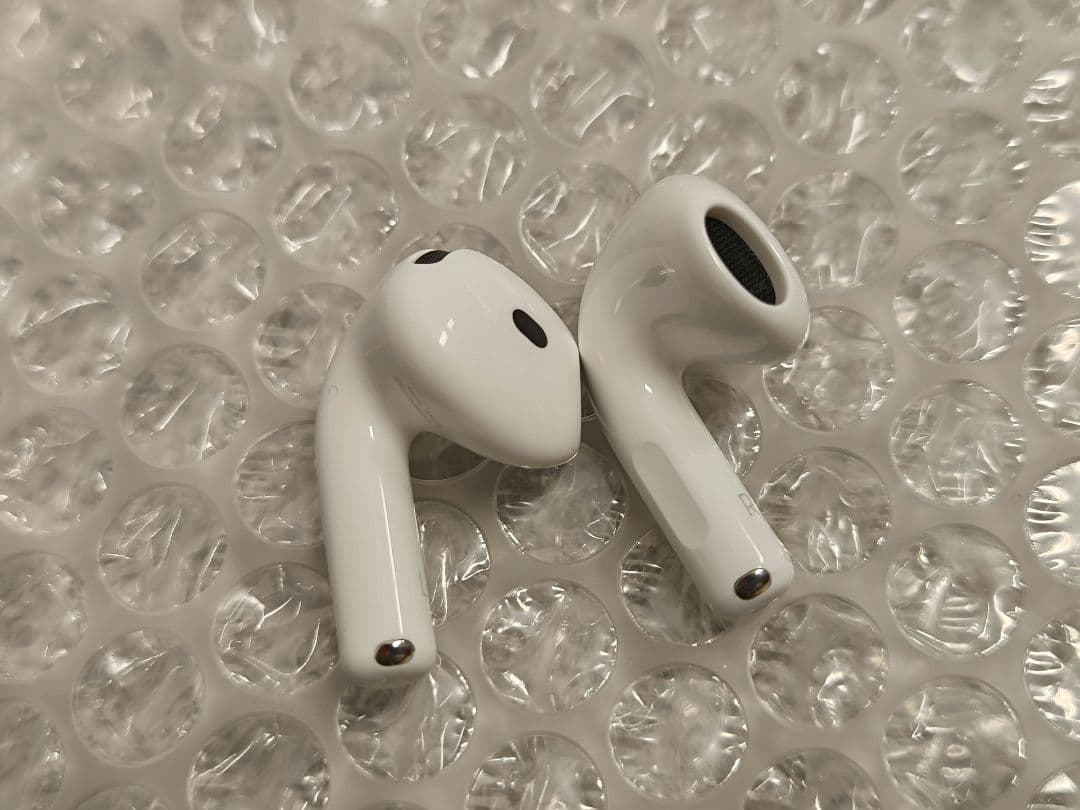 Apple AirPods4 ノイキャン搭載 ★中古品