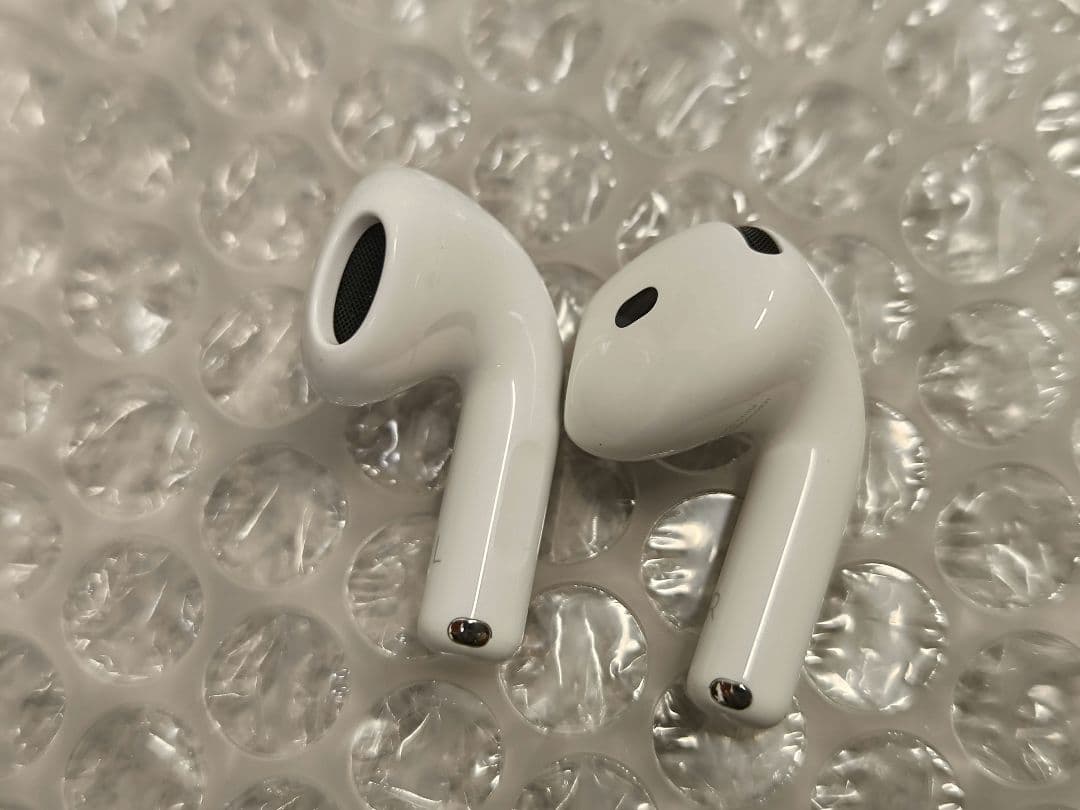 Apple AirPods4 ノイキャン搭載 ★中古品