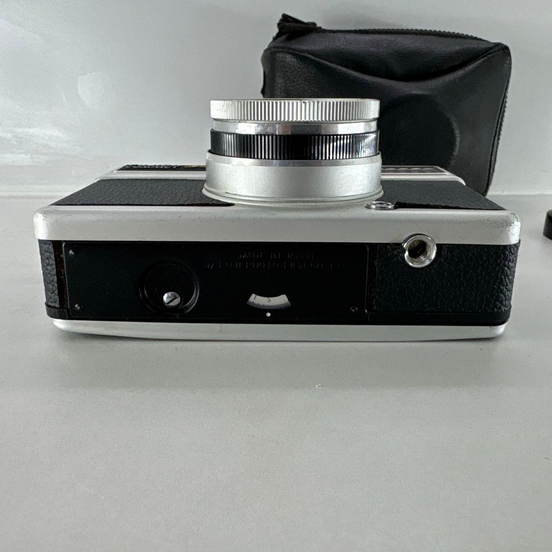 【送料無料】　コンパクトフィルムカメラ　Fujica compact 35