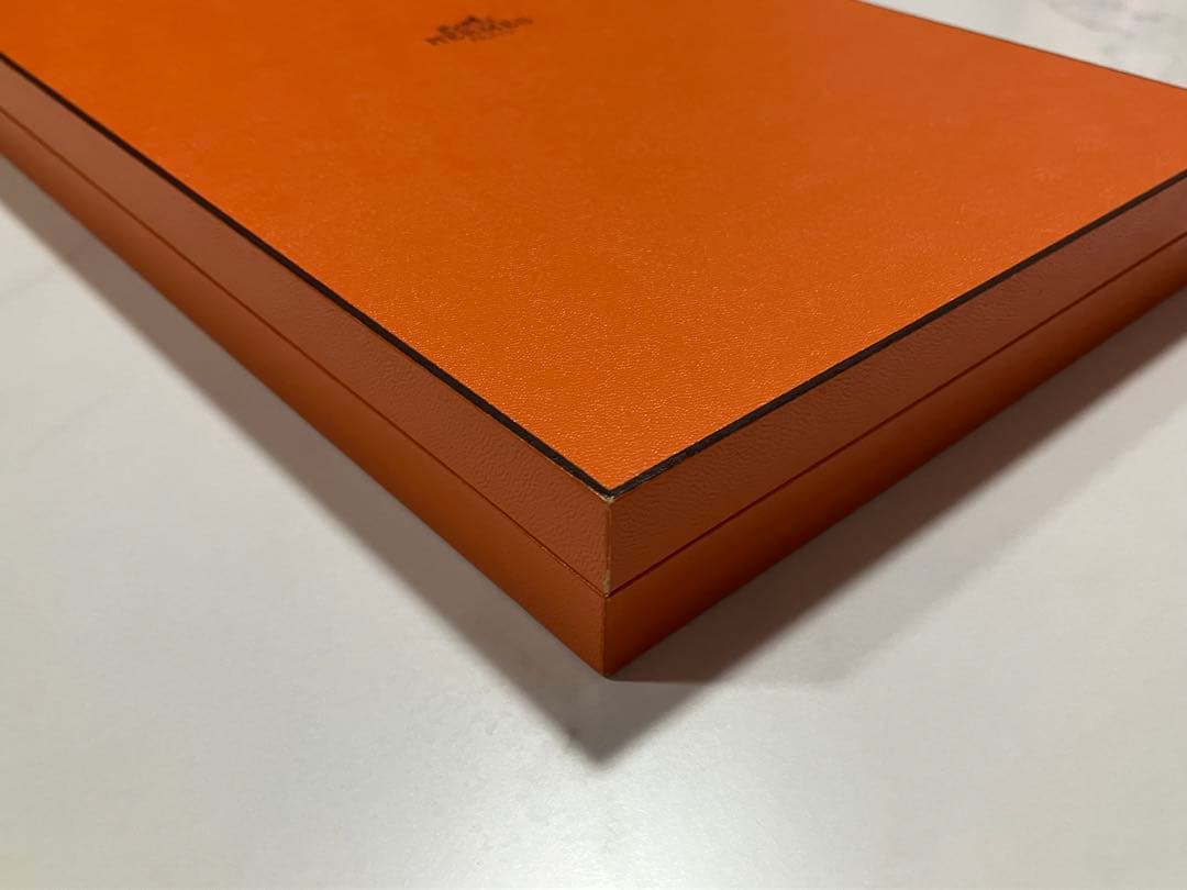 HERMES オレンジ ギフト箱 大きめ　ネックレスケース空箱