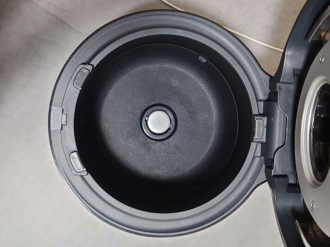 【2023年製】Panasonic SR-NA102 圧力IH炊飯器