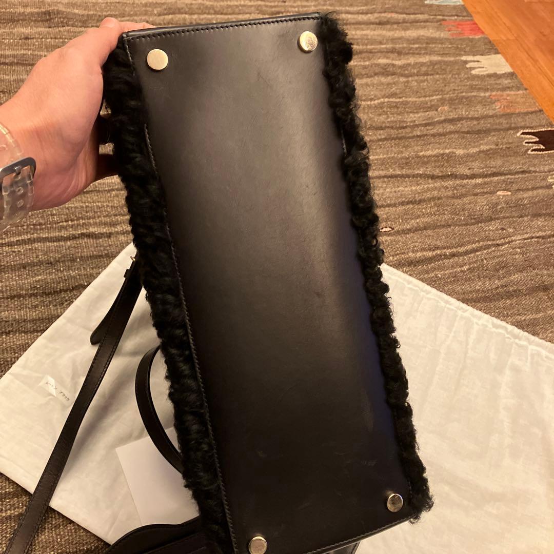 最終値下げ！バレンシアガ　パドロックヌードムートンバッグ