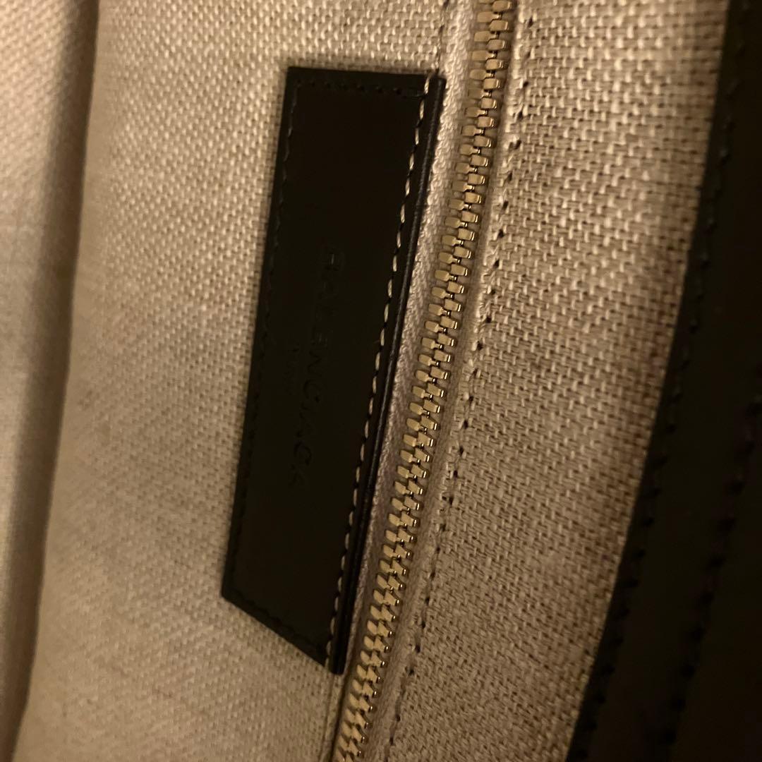 最終値下げ！バレンシアガ　パドロックヌードムートンバッグ