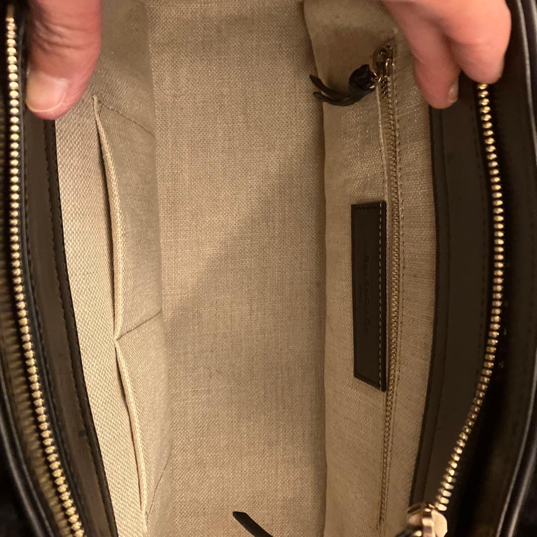 最終値下げ！バレンシアガ　パドロックヌードムートンバッグ