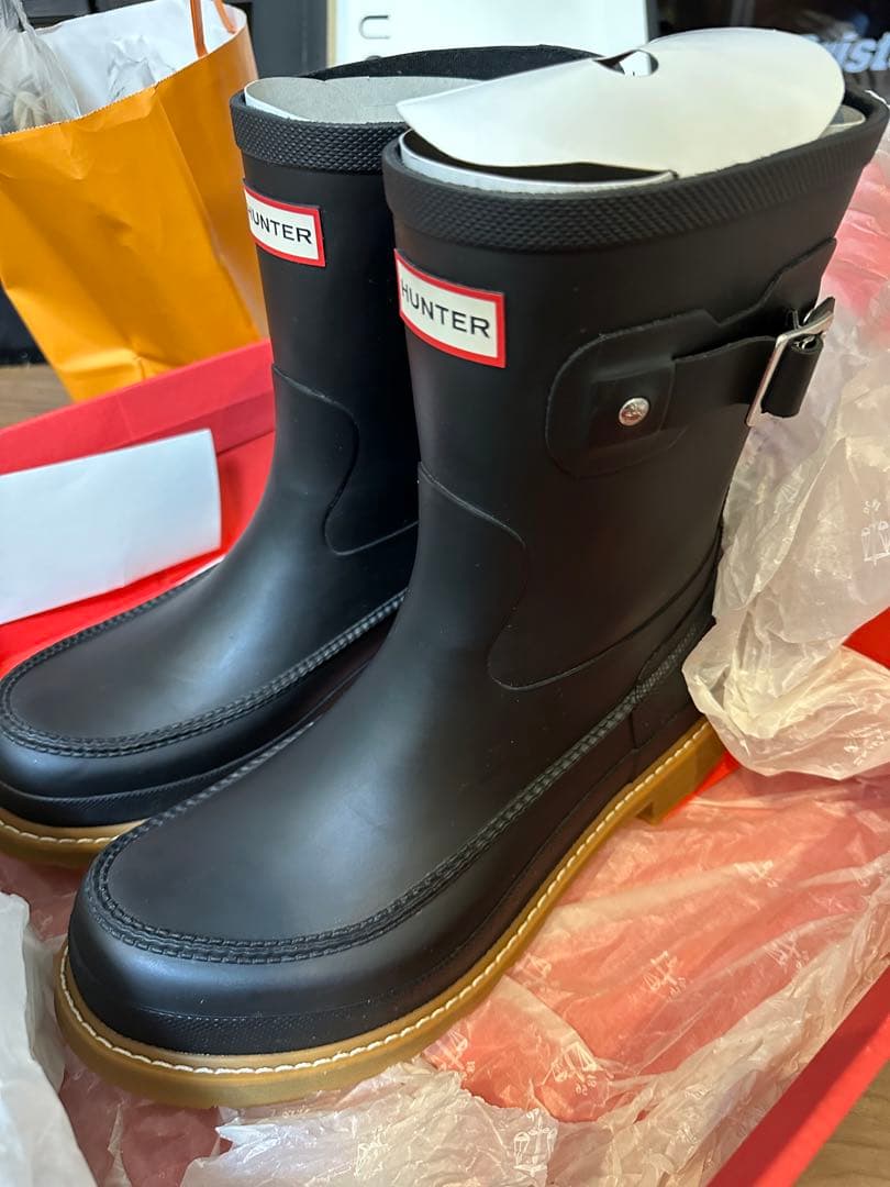新品 未使用 HUNTER ゴムショートブーツ 黒 バックル付き