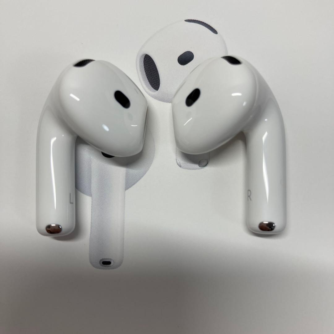 AirPods 4 ノイキャンモデル 保証残り有 ESRケース付き12/1日購入