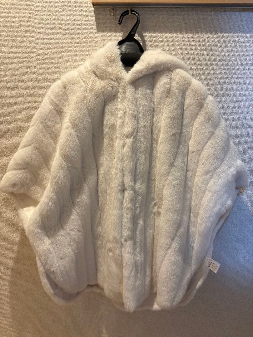 Lemonplet レモンプレット　エコファーフーデッドポンチョ　オフホワイト