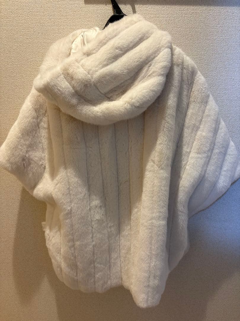 Lemonplet レモンプレット　エコファーフーデッドポンチョ　オフホワイト