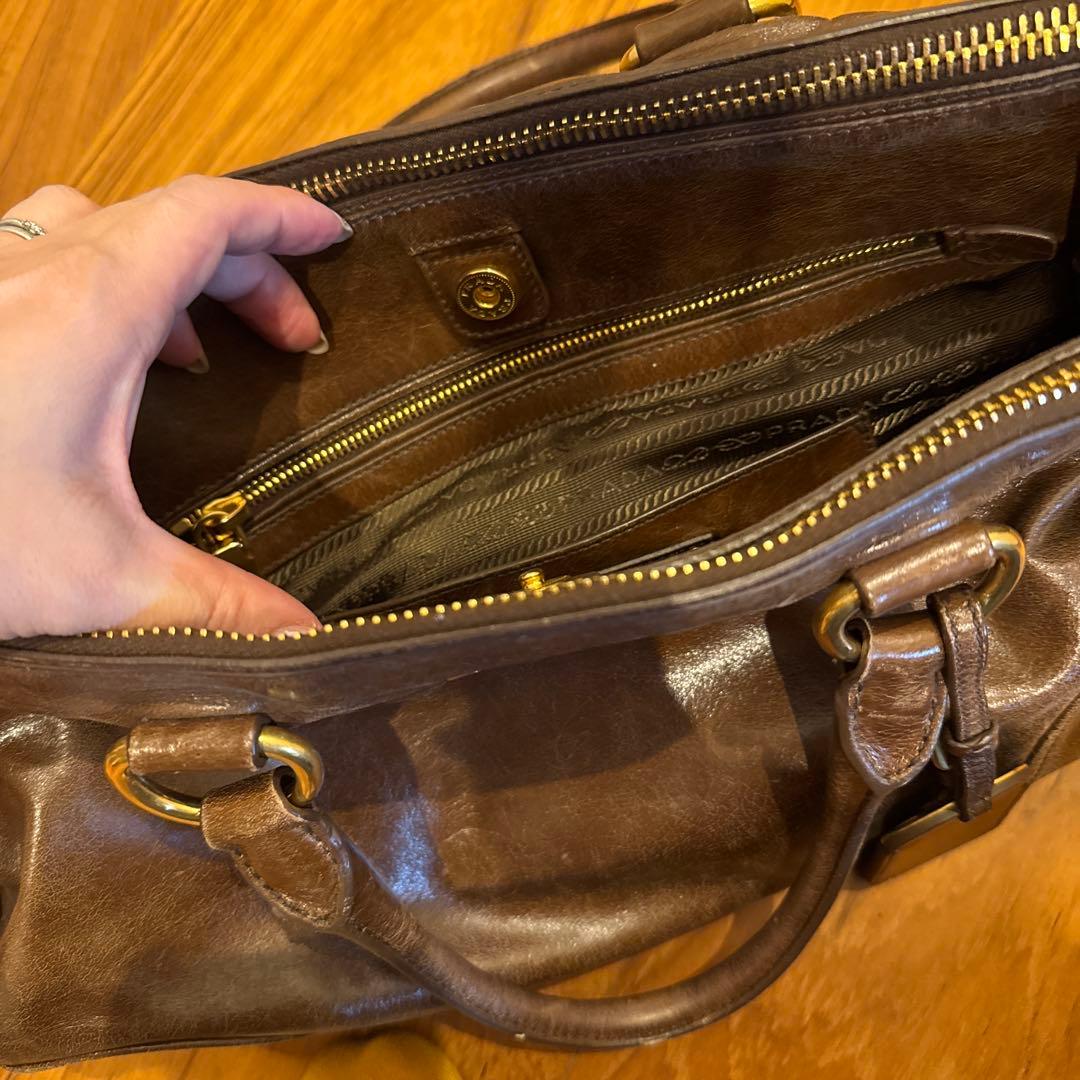 PRADA ブラウンレザー ハンドバッグ　ヴィンテージ加工　プラダ