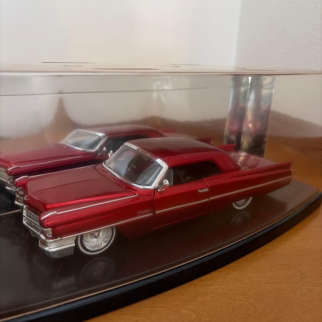 ポ*ー様 ミニカーセット キャデラック フェレディZ シェルビー 1/18