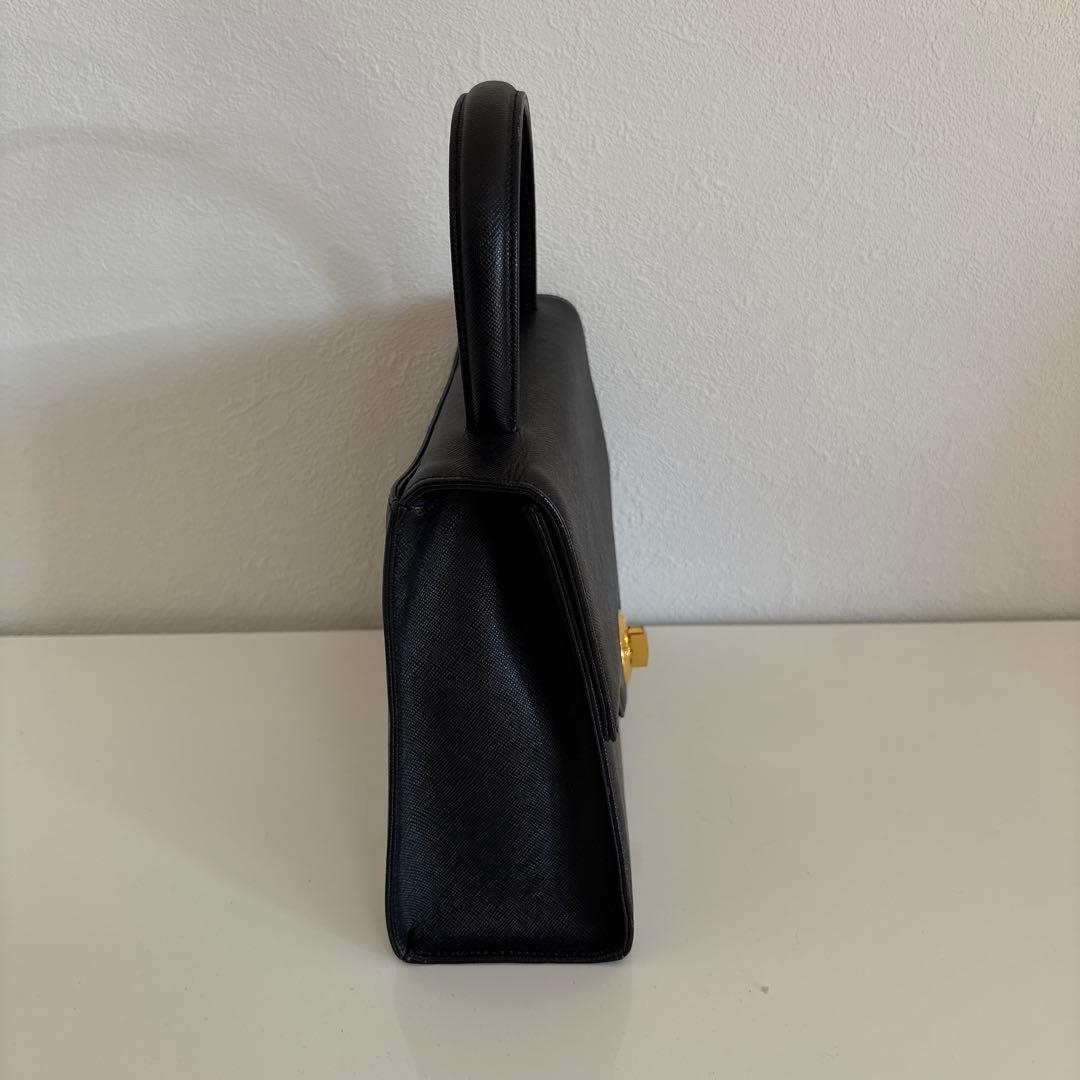 GIVENCHY 黒 レザーハンドバッグ