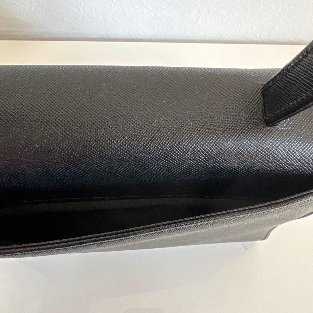 GIVENCHY 黒 レザーハンドバッグ