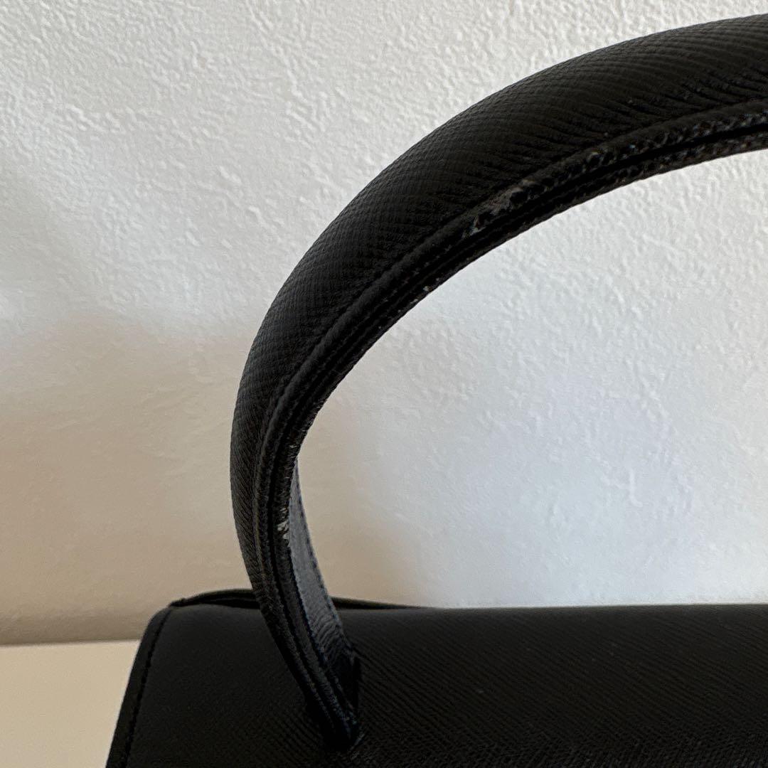 GIVENCHY 黒 レザーハンドバッグ