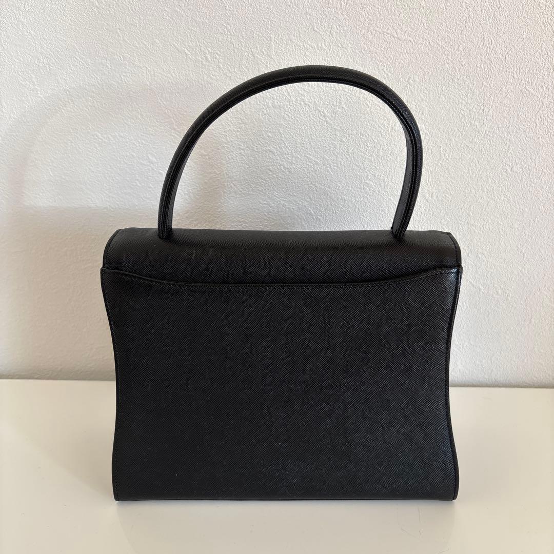 GIVENCHY 黒 レザーハンドバッグ