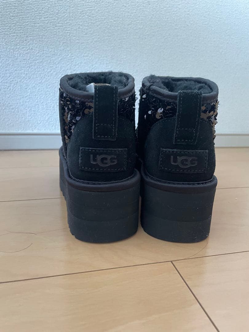 UGG ウルトラミニ　チャンキーシークインレア　入手困難