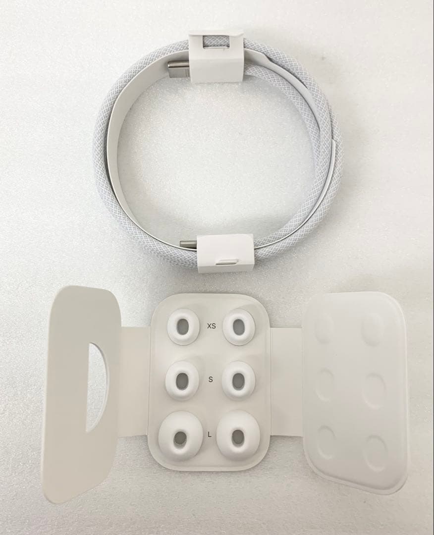 極美品 AirPods Pro 第2世代 MTJV3J/A 通電 動作確認済み