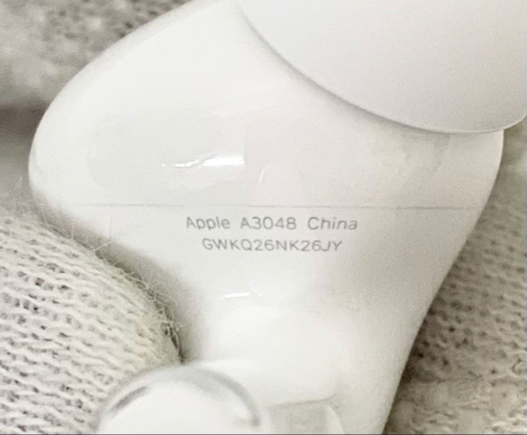 極美品 AirPods Pro 第2世代 MTJV3J/A 通電 動作確認済み