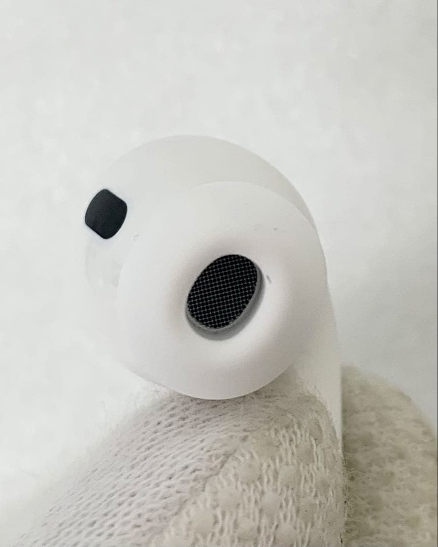 極美品 AirPods Pro 第2世代 MTJV3J/A 通電 動作確認済み