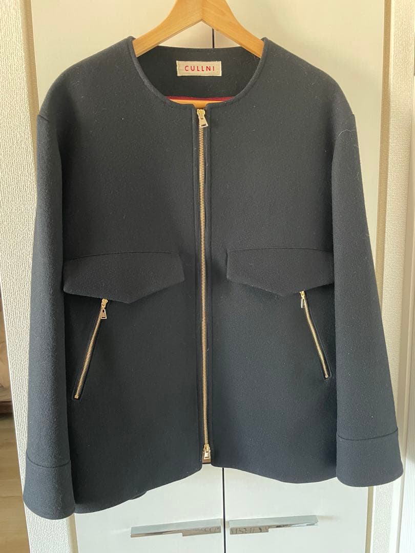 CULLNI ノーカラーブルゾン