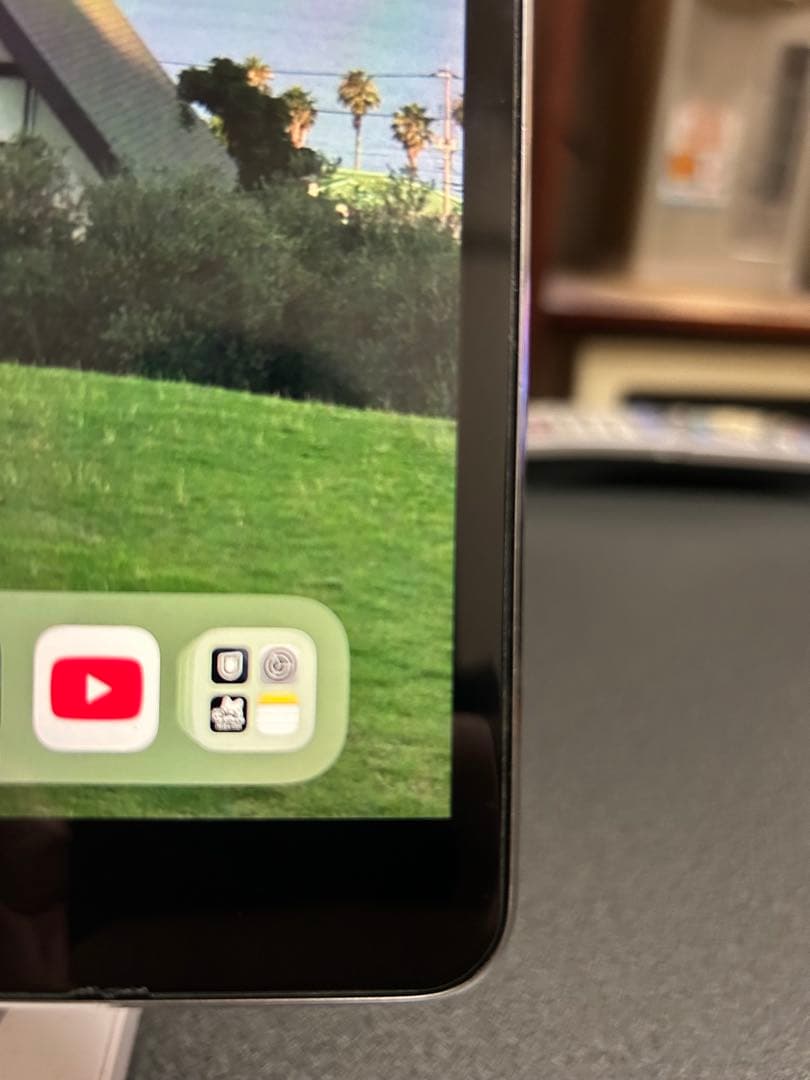 Apple iPad pro 10.5インチ　wi-fi 64GB スタンド付き