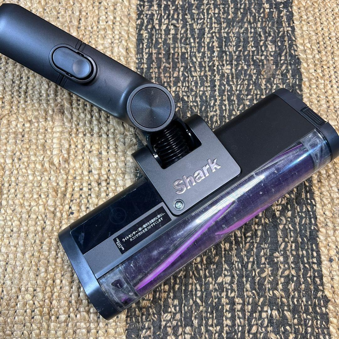 e677☆ Clean Sense iQ ライトチタニウム　掃除機　自動吸引