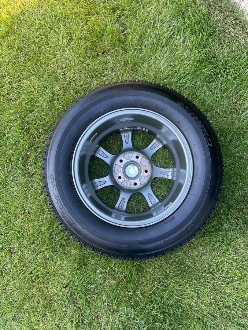 走行距離少★美品スタッドレス タイヤ & ホイール4本