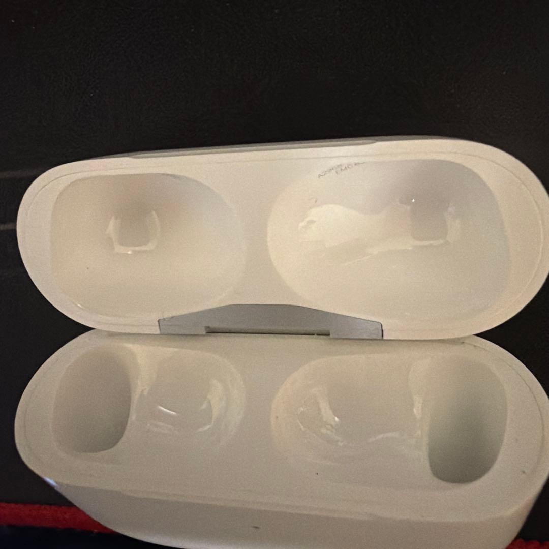 AirPods pro（第二世代）ホワイト 充電ケーブル付き箱無し