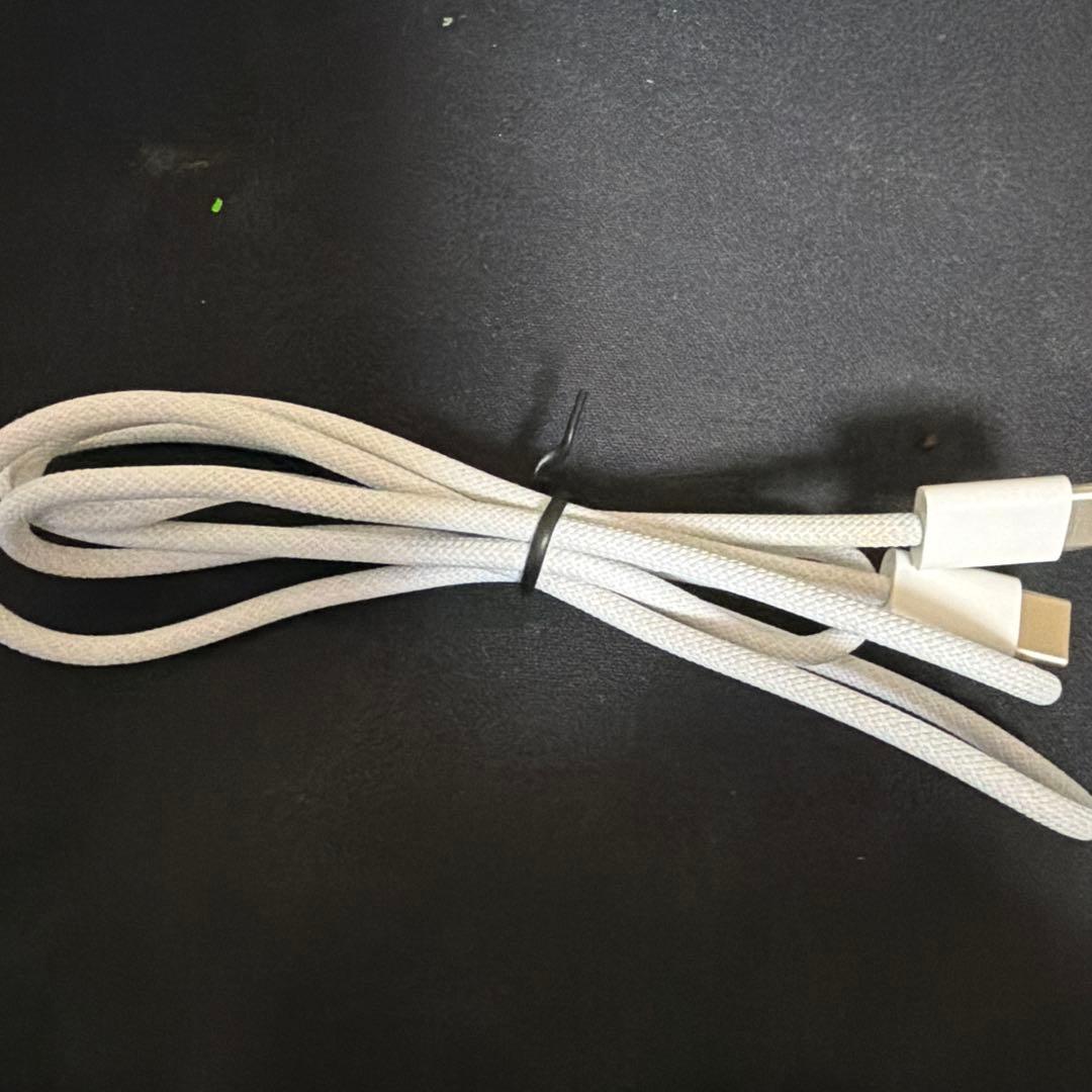 AirPods pro（第二世代）ホワイト 充電ケーブル付き箱無し