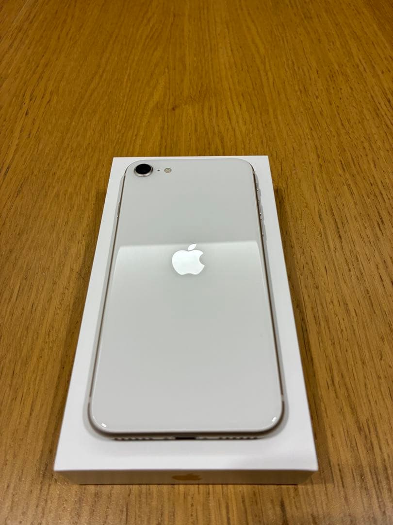 【美品】 アイフォン iPhone SE (第3世代)スターライト 64GB