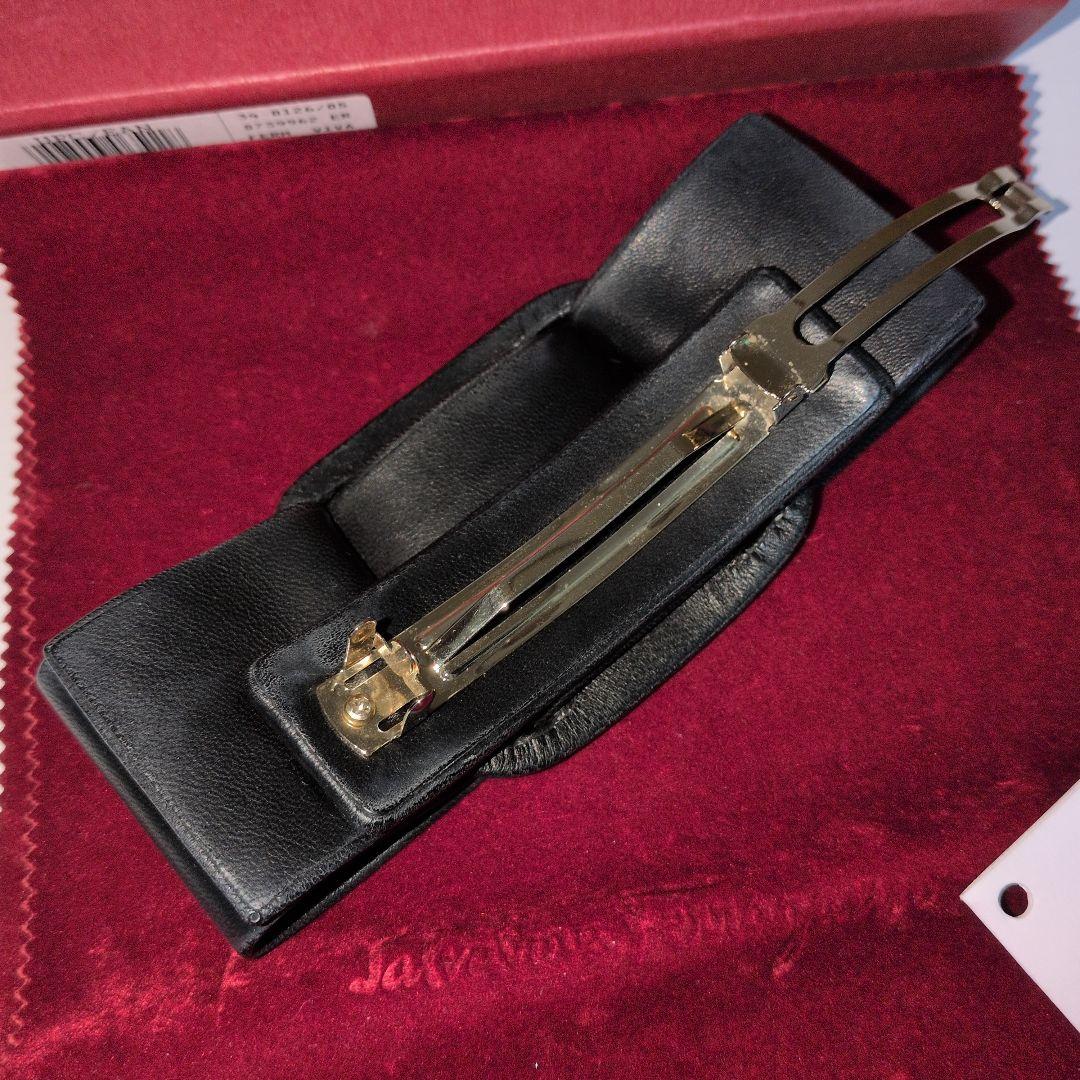 Salarone Ferragamo ブラックレザー バレッタ