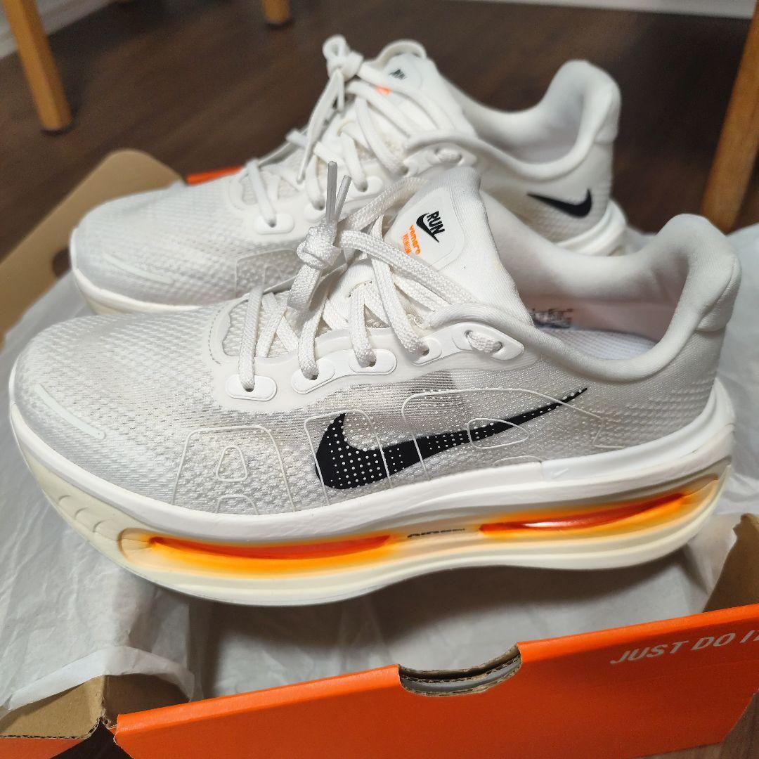 NIKE ボメロプレミアム ホワイト/オレンジ 27.0cm