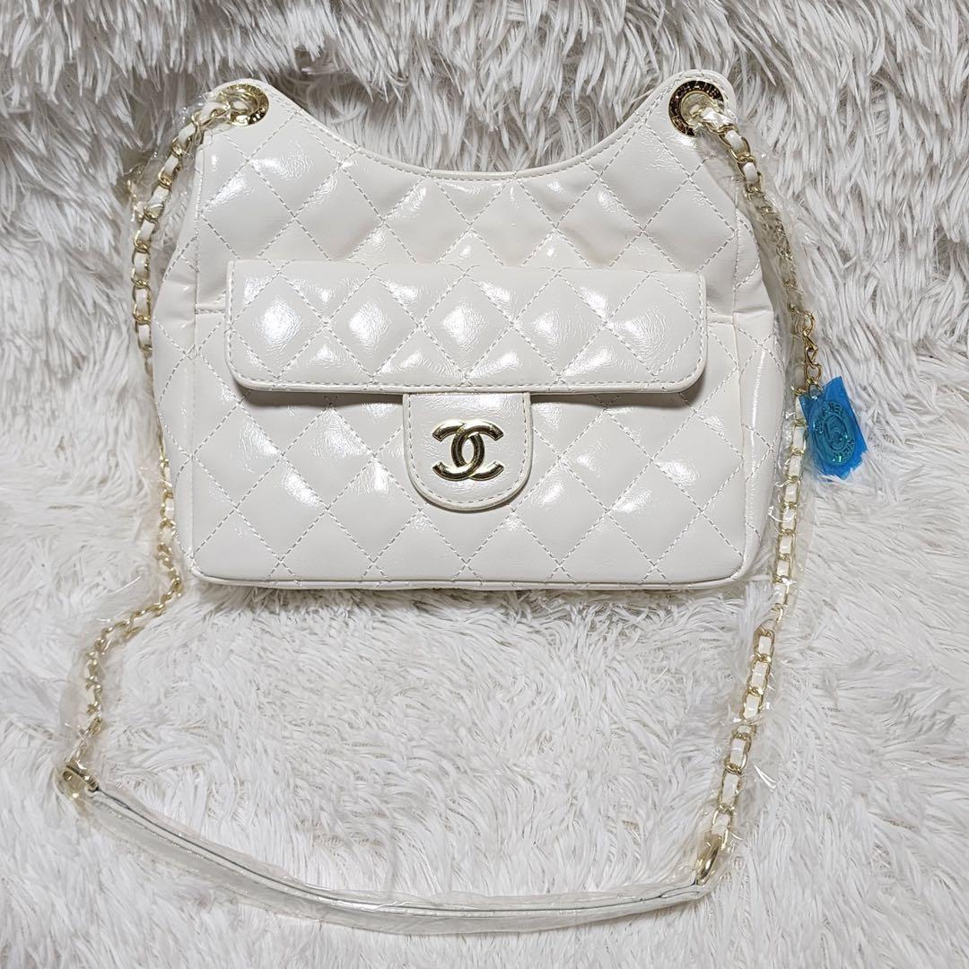＊*＊様 CHANEL　ショルダーバッグ　キルティング　白　ノベルティ　シャネル