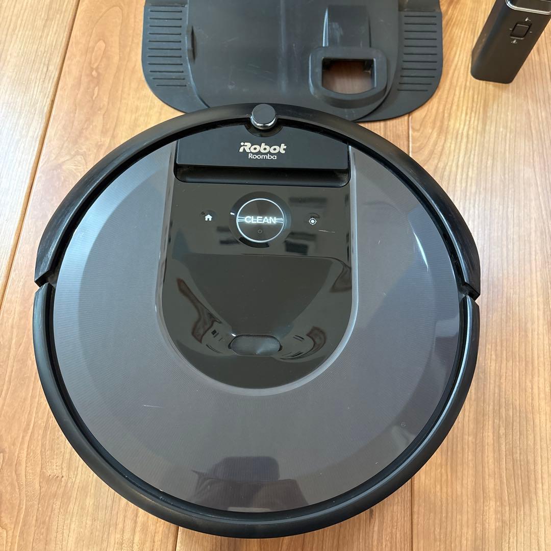 iRobot Roomba i7 本体