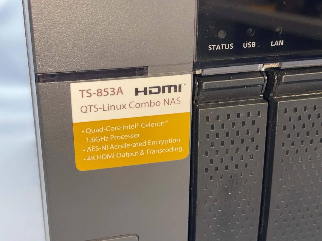 G*a様 QNAP NAS TS-853A　8ベイ 動作品 HDDなし