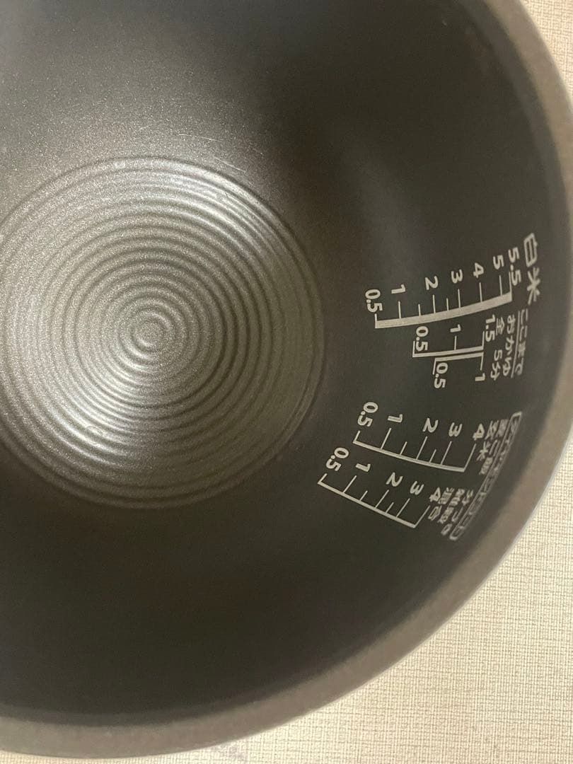 TOSHIBA 圧力IH炊飯器 ホワイト　ジャンク品