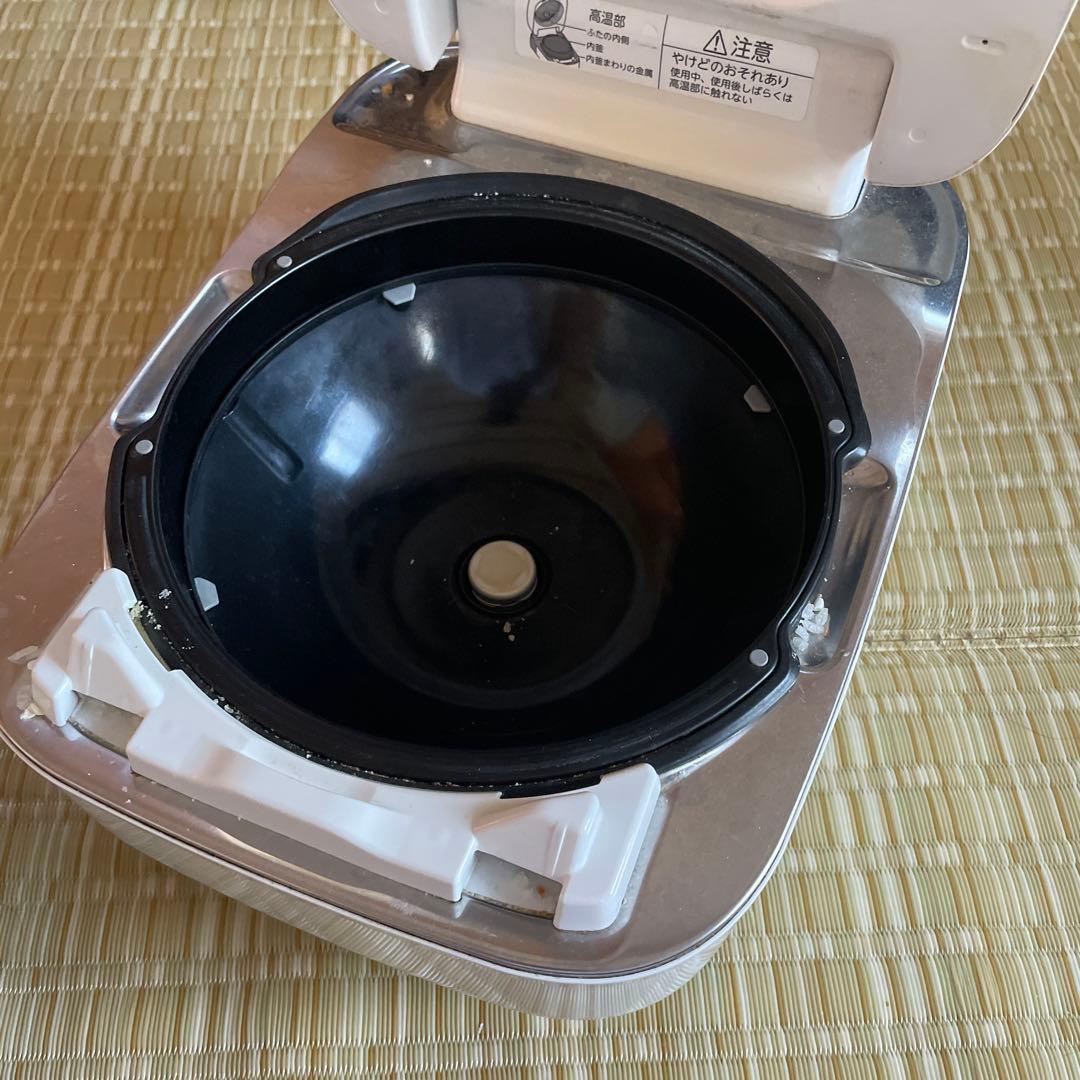 TOSHIBA 圧力IH炊飯器 ホワイト　ジャンク品