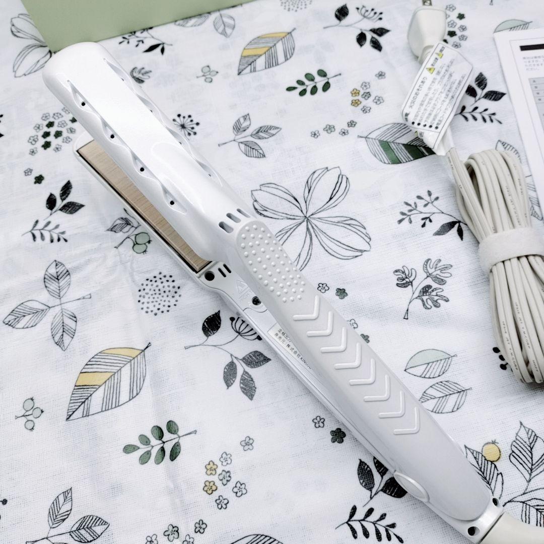 ほぼ未使用⭐️付属品完備 KINUJO 絹女 ストレート アイロン ホワイト