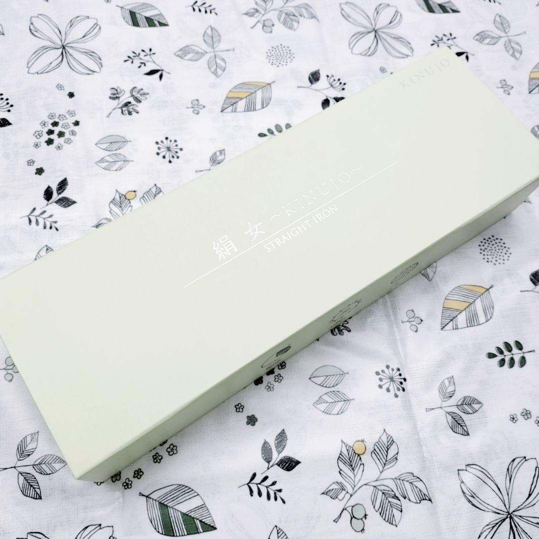 ほぼ未使用⭐️付属品完備 KINUJO 絹女 ストレート アイロン ホワイト