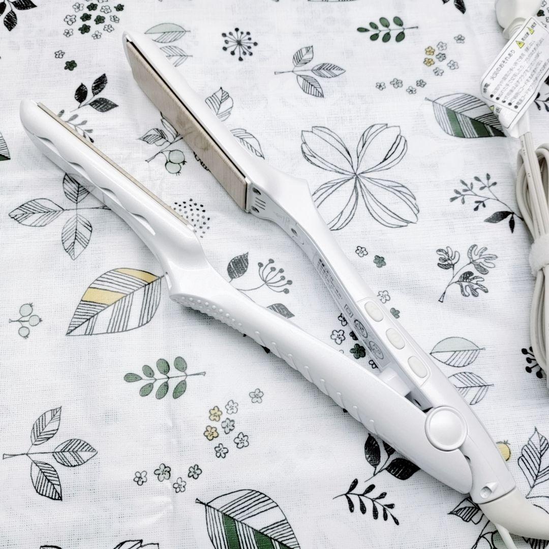 ほぼ未使用⭐️付属品完備 KINUJO 絹女 ストレート アイロン ホワイト