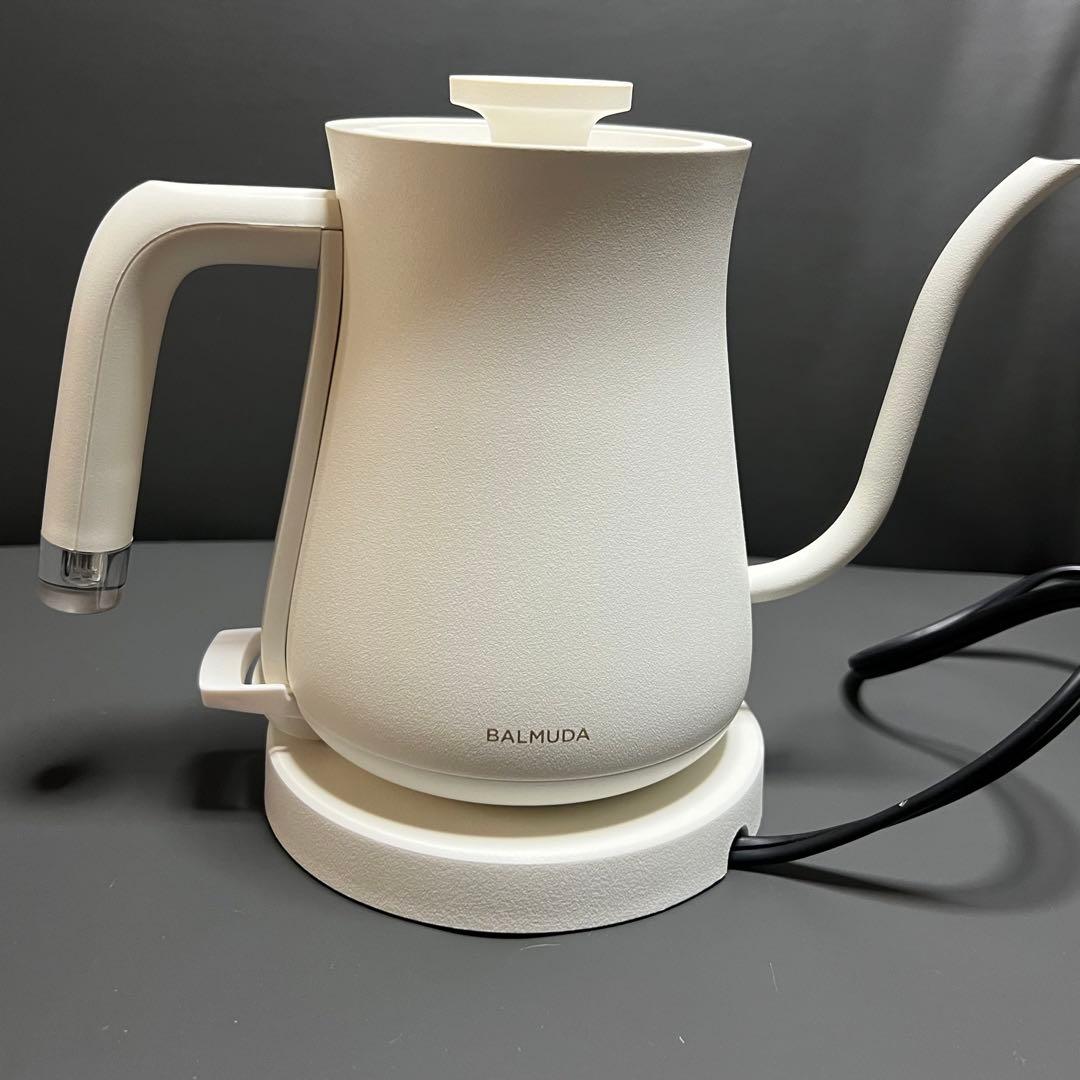 BALMUDA バルミューダ　電気ケトル　ホワイト　白　K07A