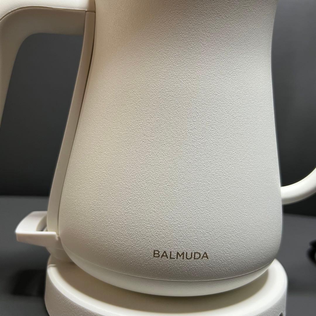 BALMUDA バルミューダ　電気ケトル　ホワイト　白　K07A