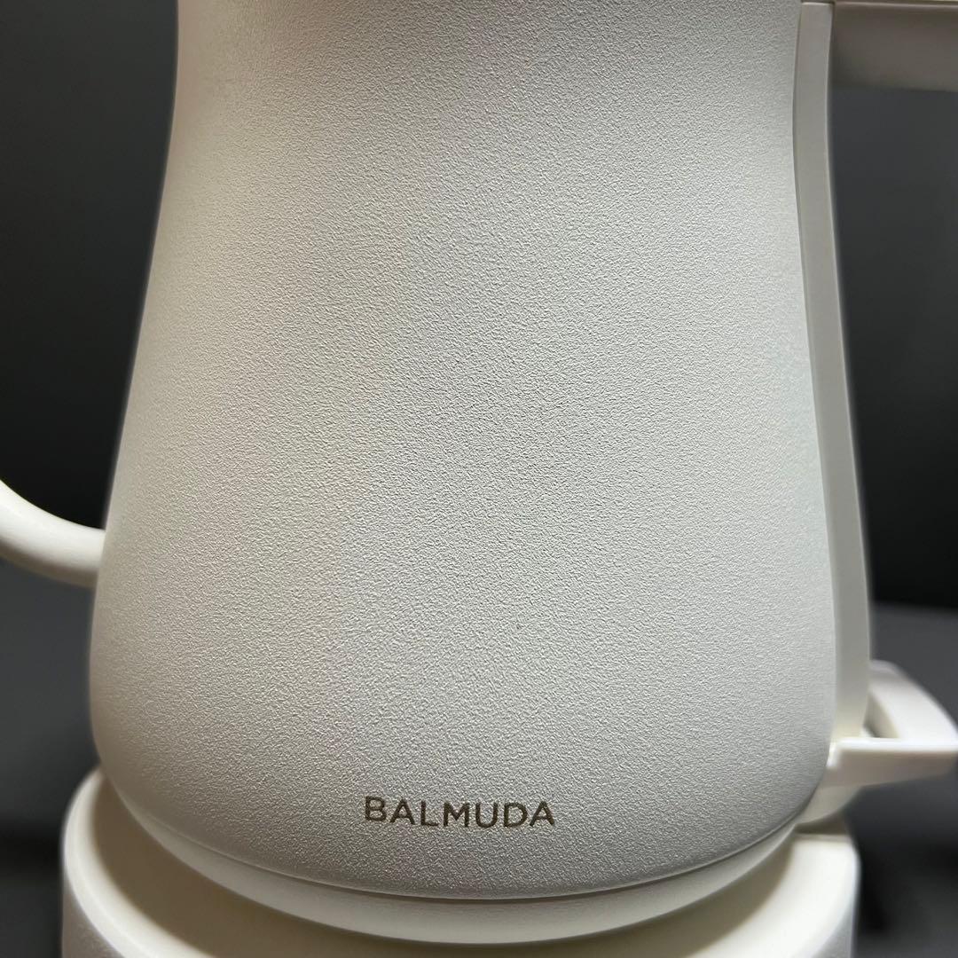 BALMUDA バルミューダ　電気ケトル　ホワイト　白　K07A