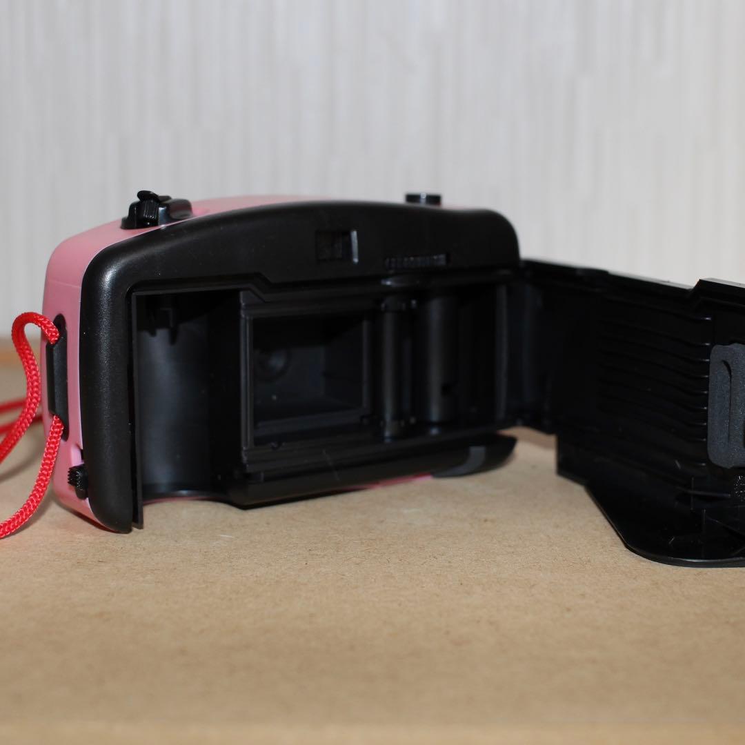 完動品　フィルムカメラ　ハローキティ