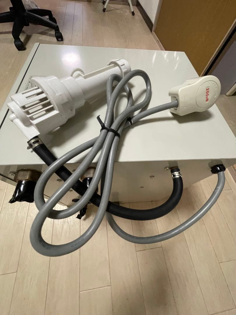 小型電気温水器13L 最終値下げ