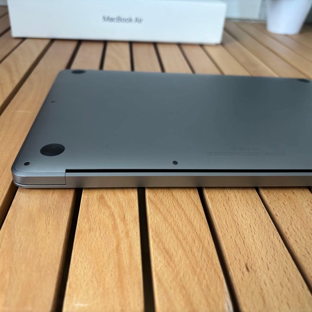 f*0様 Apple MacBook Air M1 13インチ 8GB 256G